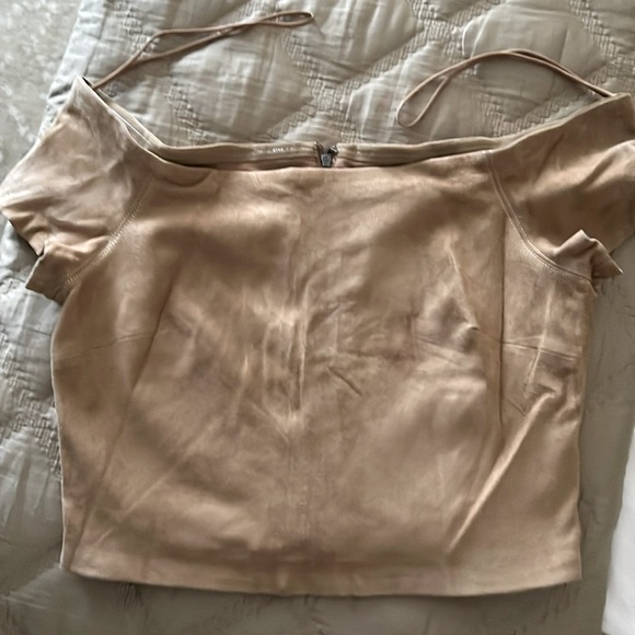 Suede tan cropped fitted T op - Picture 1 of 6